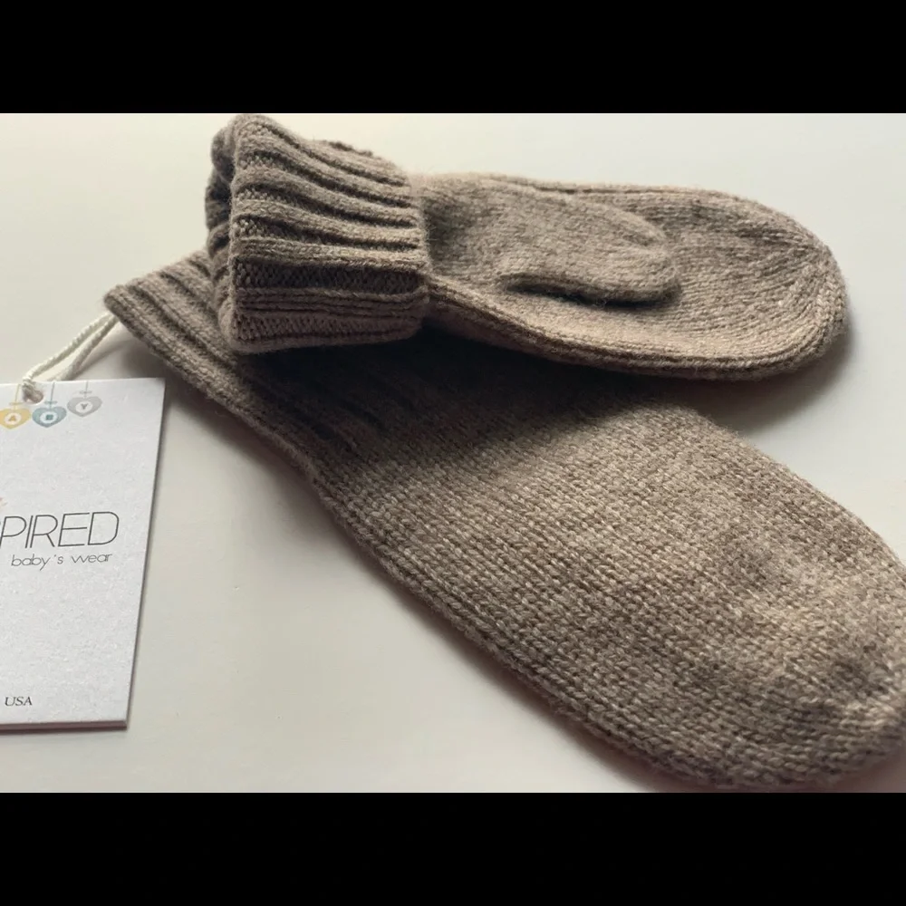 PURE MERINO WOOL MITTENS for baby boys, gift for toddlers, organic wool. 9-12m